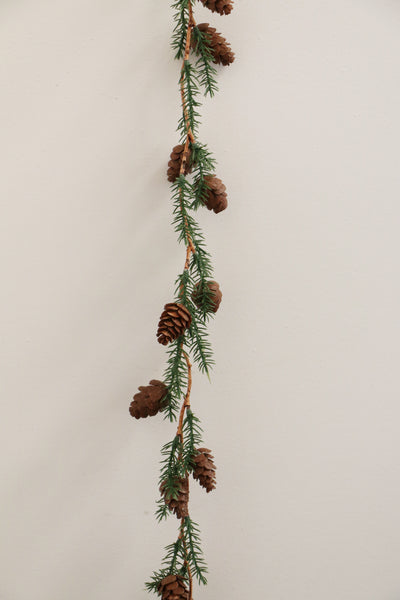 Pinecone Garland with Pine Needles