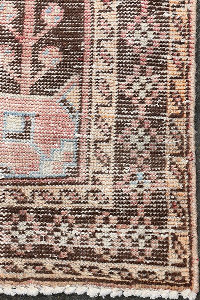 Hand Knotted Persian Vintage Shirazi Rug 186 x 116cm