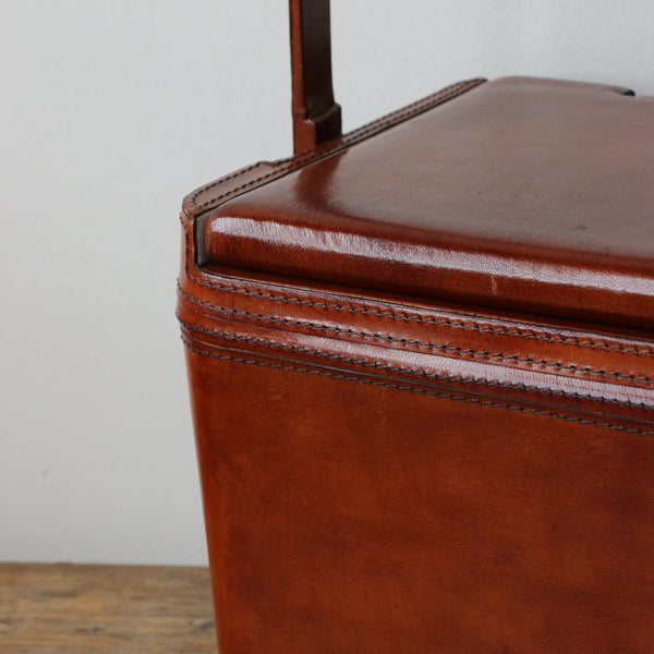 Leather Picnic Case with Handle in Dark Walnut