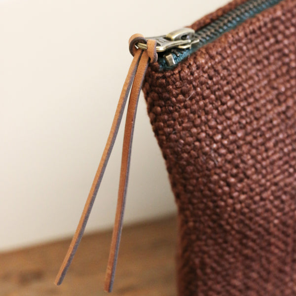 Libeco Jasper Pouch in Leather colour